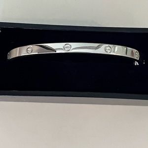 Klim Jewelry White Gold Love Bracelet
